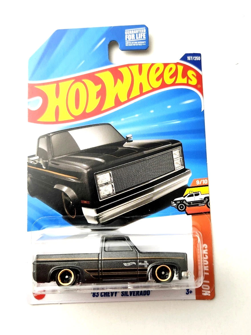 Hot Wheels ’83 Chevy Silverado Black #157 157/250 - 2025 HW Hot Trucks