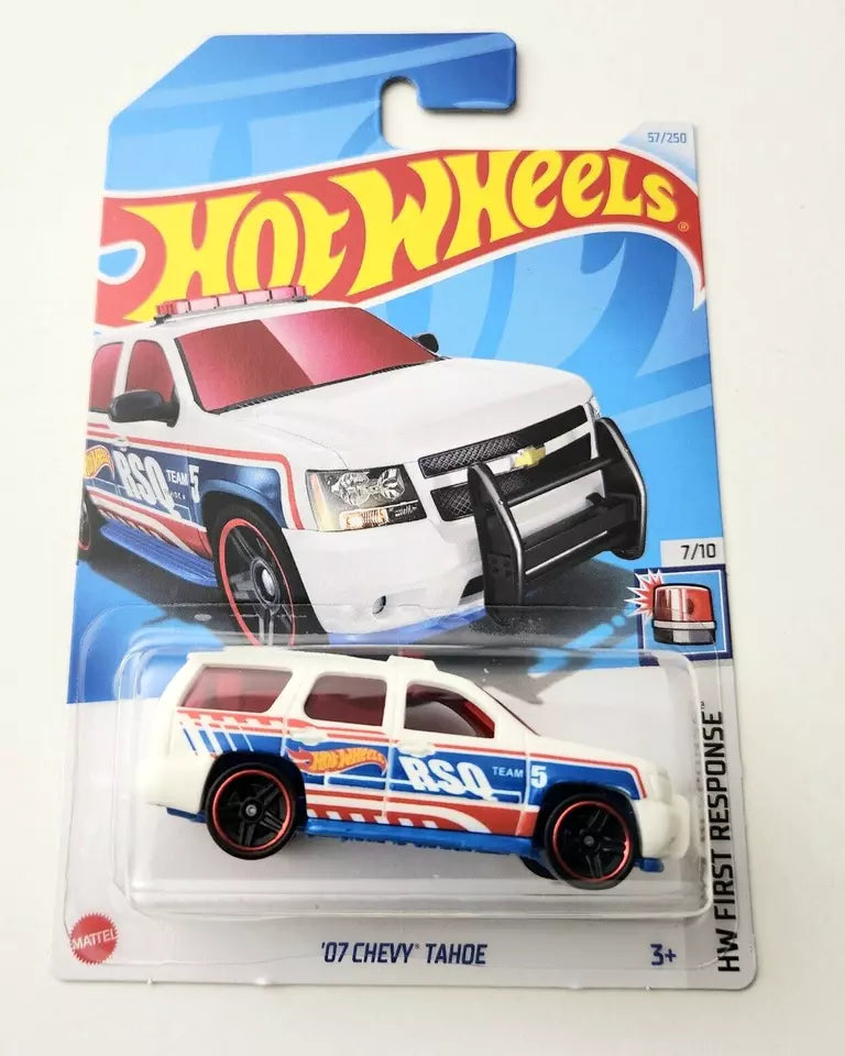 Hot Wheels '07 Chevy Tahoe white #57 57/250 - 2024 HW First Response